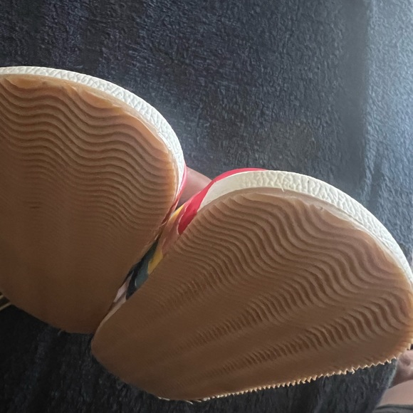 Sandals size 6/7 toddler! - Picture 6 of 10